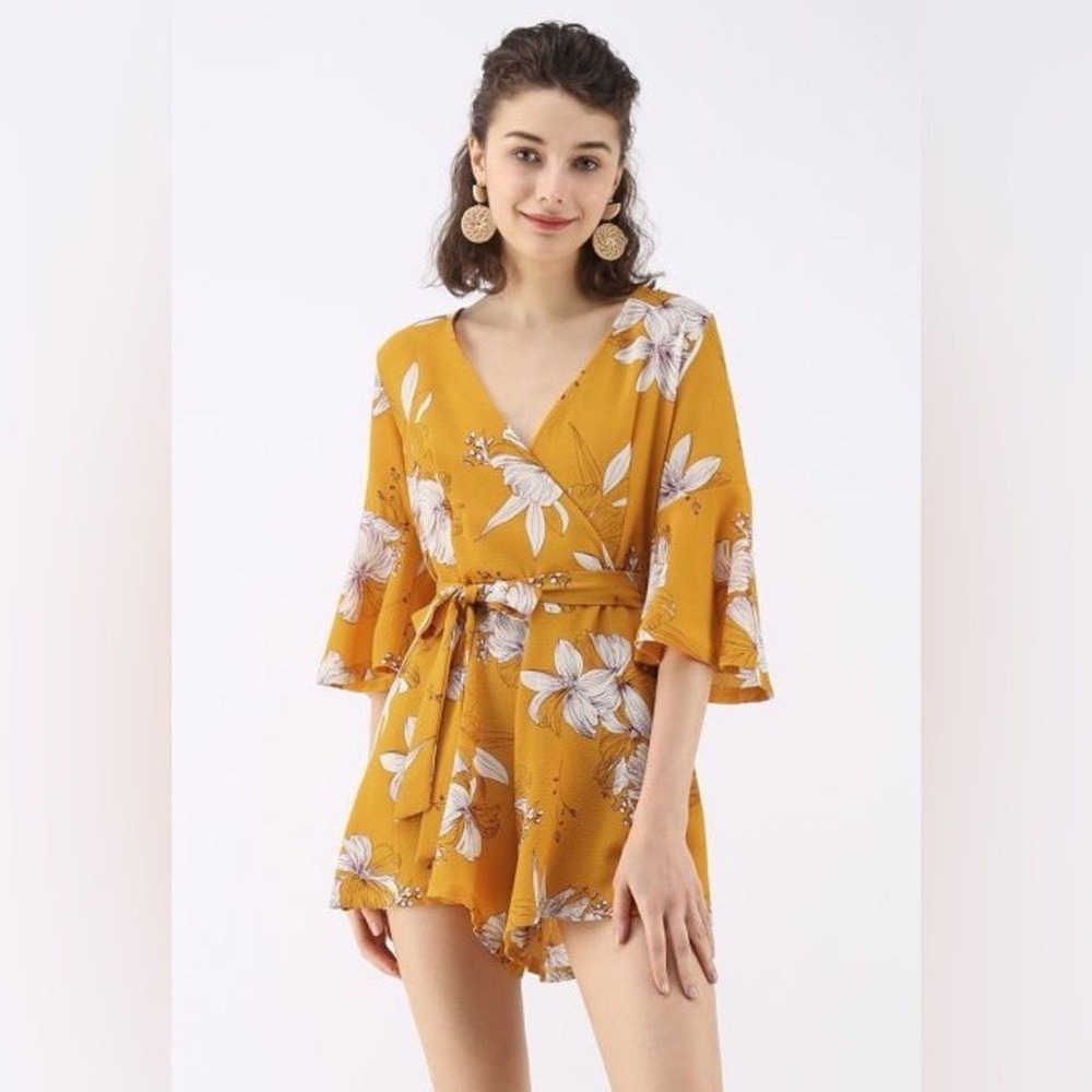 L'Atiste Romper Floral Flutter Bell Sleeve NO BELT Size Small Wrap-Style Mustard - Picture 2 of 16